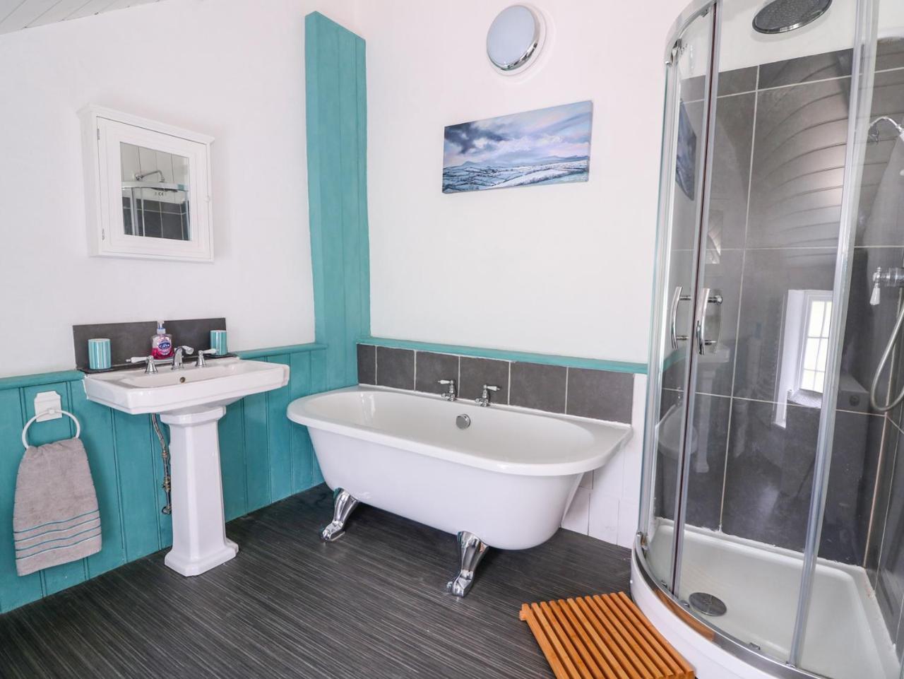 Llwyncadfor Farm Villa Llangunllo Dış mekan fotoğraf